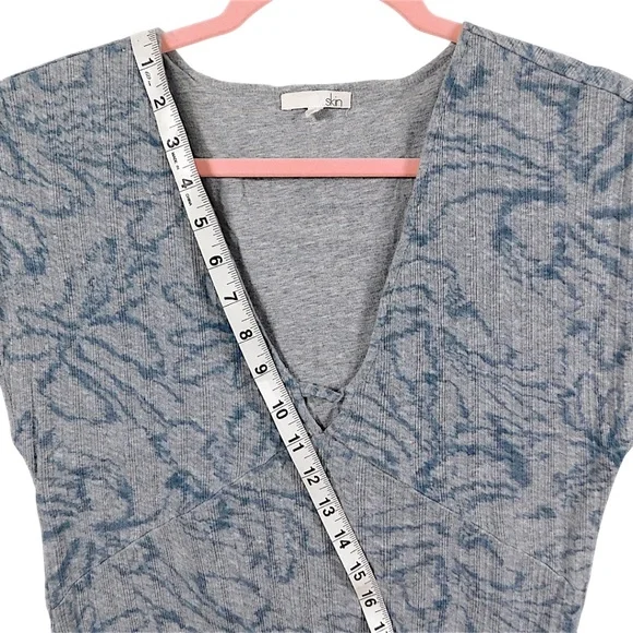 Skin Lounge Dress Blue Floral Pattern Size 2 Made in Peru - Picture 3 of 10